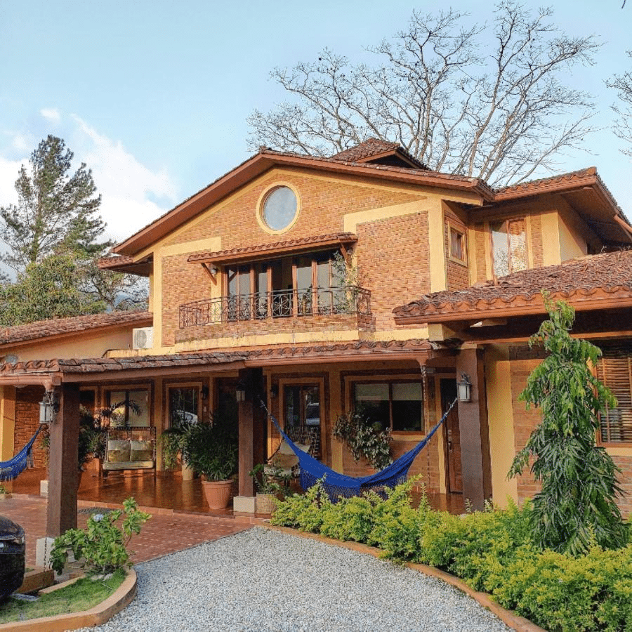 The front of the Caracoral Hotel
