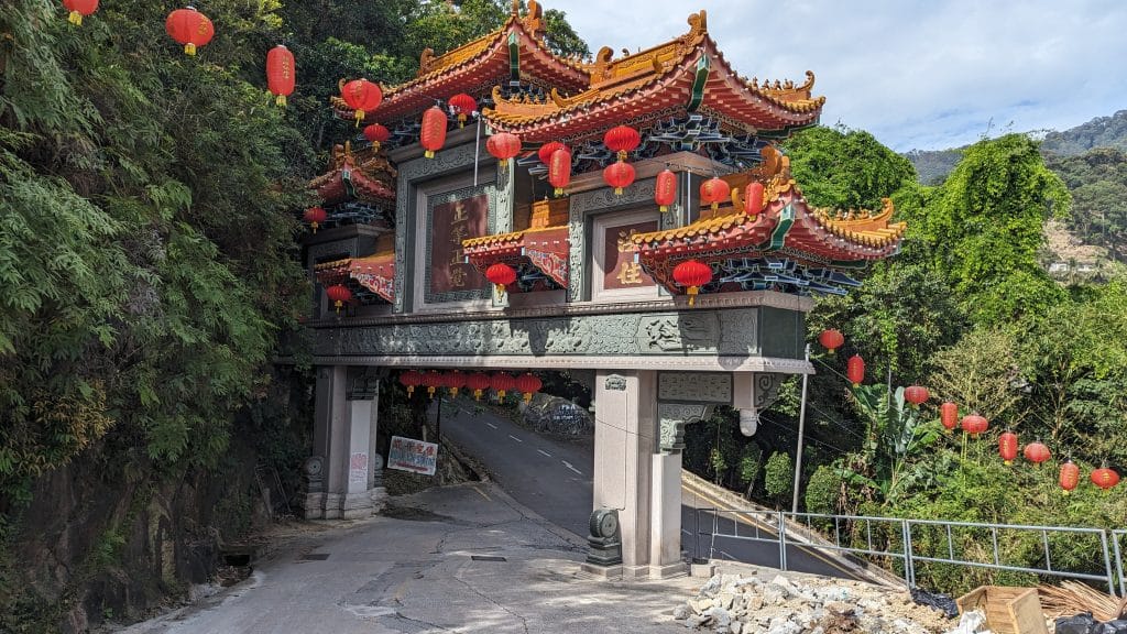 The entrance to Kek Lok Si Temple