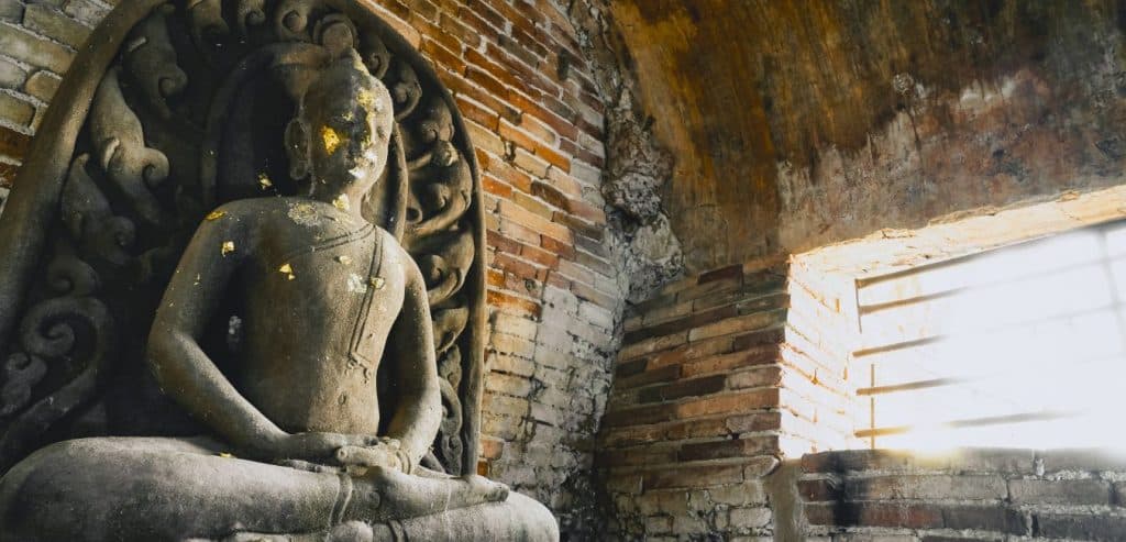 A statue in one of the tunnels of Wat Umong.