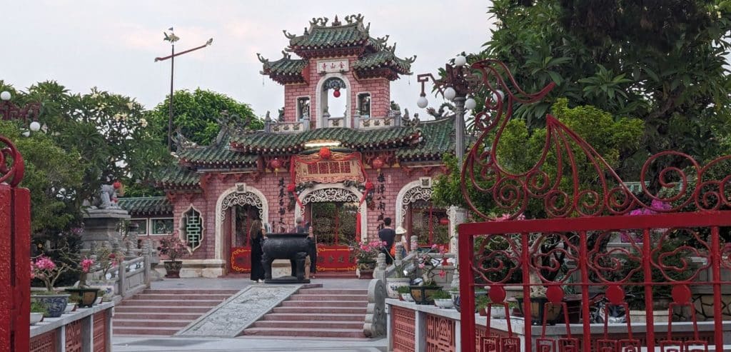 The entranceway to Phuc Kien Assembly Hall