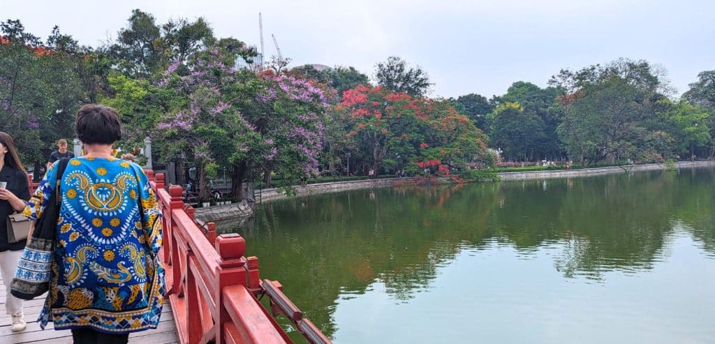A view of Hoan Kiem Lake from the Ngọc Sơn Temple's bridge.