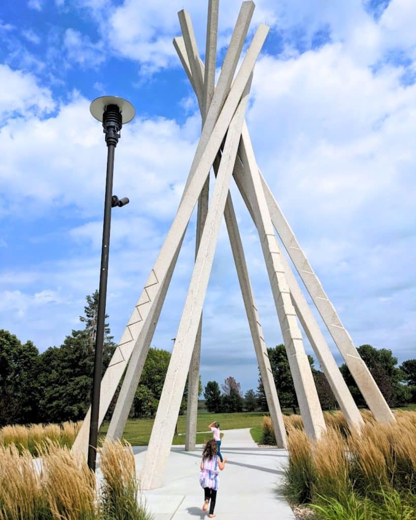 A tee-pee sculpture in South Dakota