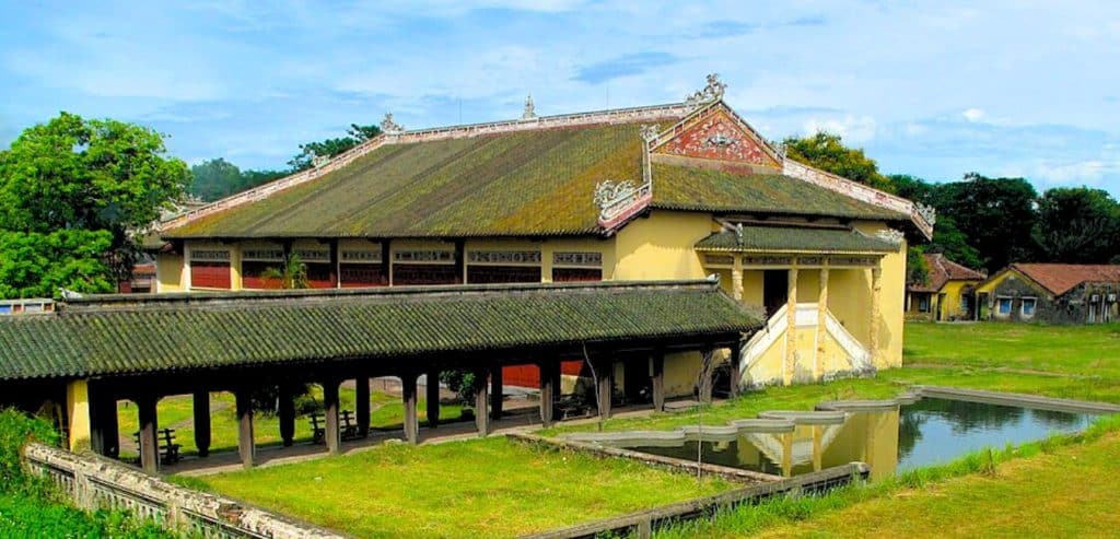 Duyet Thi Duong Royal Theater
